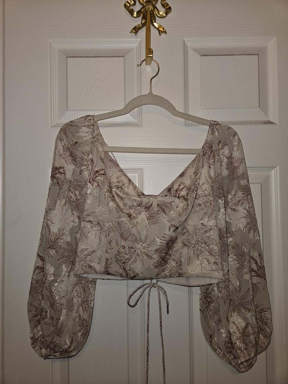 Miss Lola Floral V-Neck Cropped Peasant Top - Cream/Pink